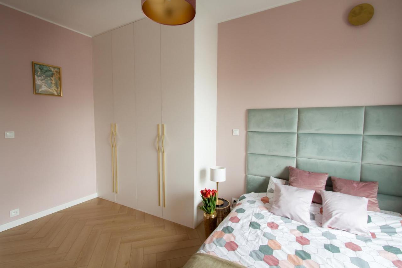 Nowy Apartment Przy Placu Szembeka وارسو المظهر الخارجي الصورة