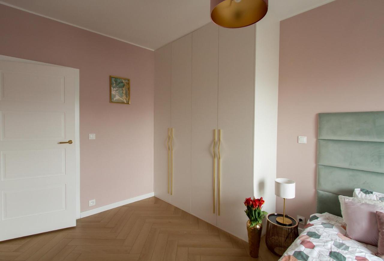 Nowy Apartment Przy Placu Szembeka وارسو المظهر الخارجي الصورة